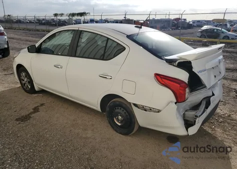 2017 Nissan Versa S z USA, uszkodzony, nr VIN 3N1CN7AP6HL880237